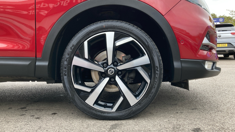 Nissan Qashqai 1.3 DiG-T Tekna 5dr Petrol Hatchback